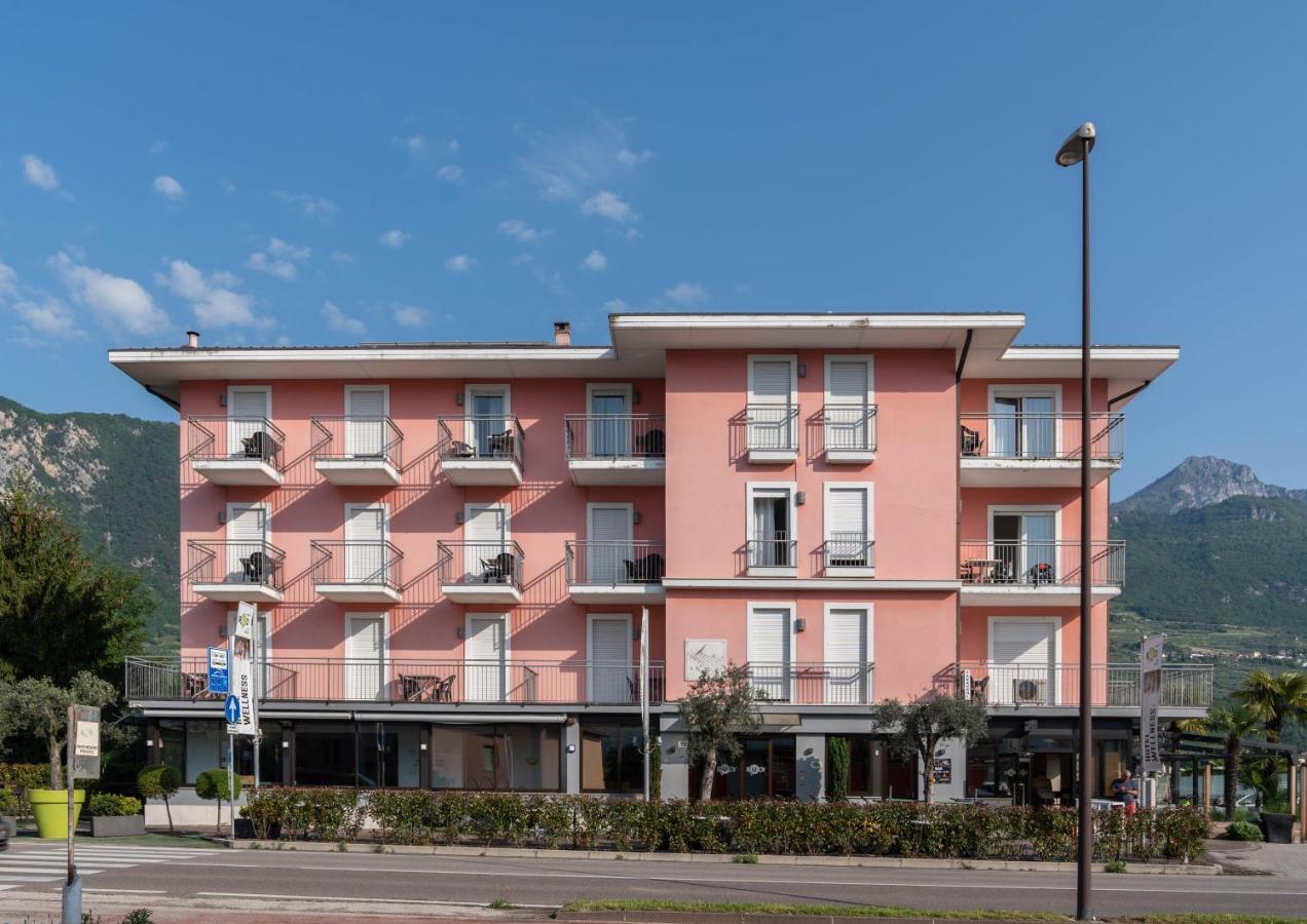 Hotel Rudy Riva del Garda Esterno foto