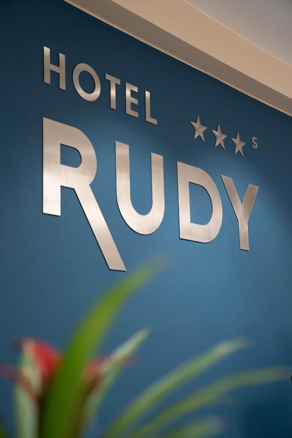 Hotel Rudy Riva del Garda Esterno foto