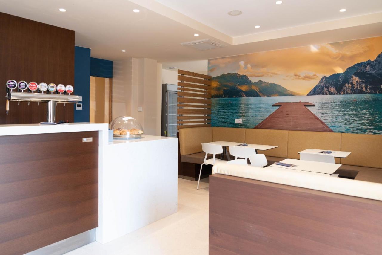Hotel Rudy Riva del Garda Esterno foto