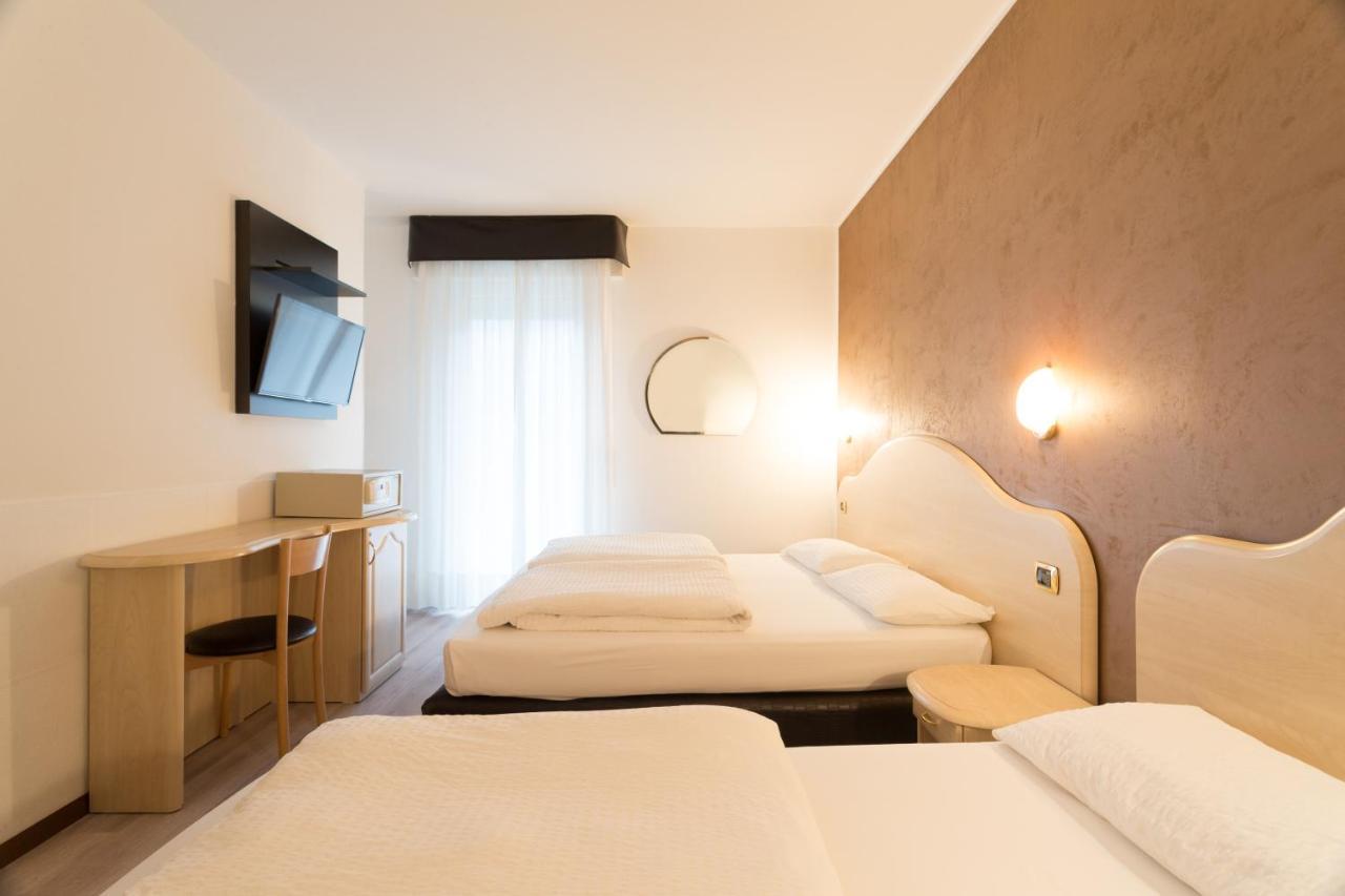 Hotel Rudy Riva del Garda Camera foto