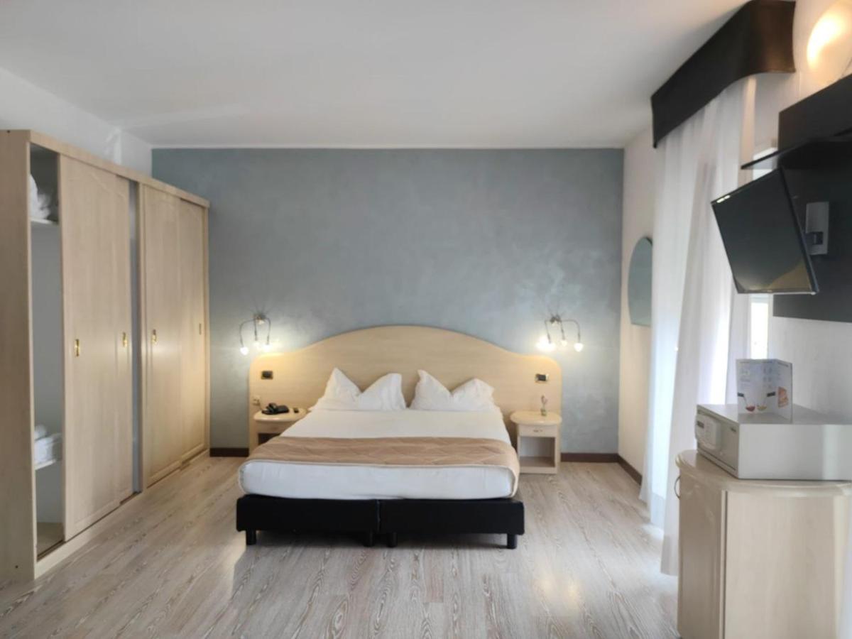 Hotel Rudy Riva del Garda Camera foto