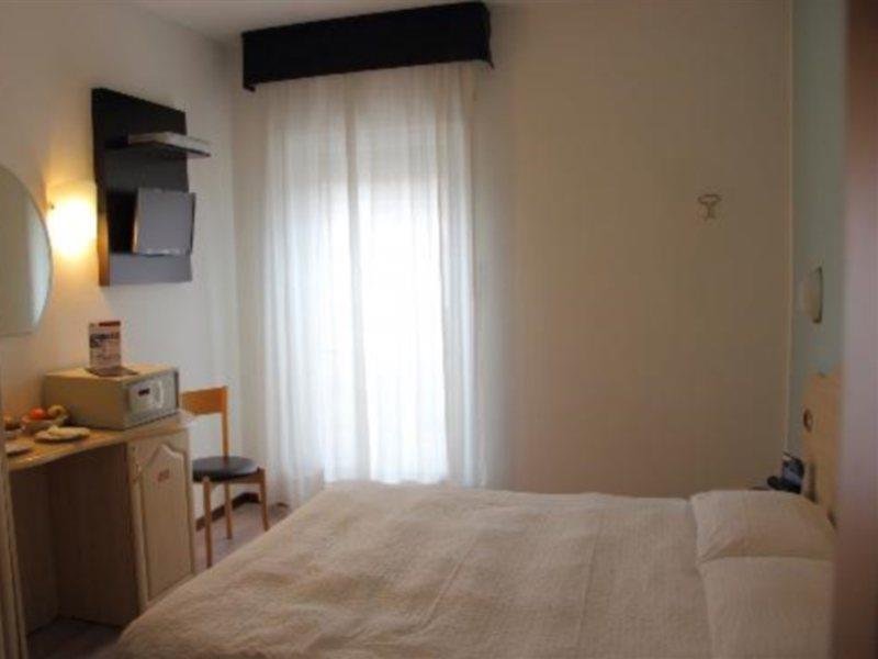 Hotel Rudy Riva del Garda Esterno foto