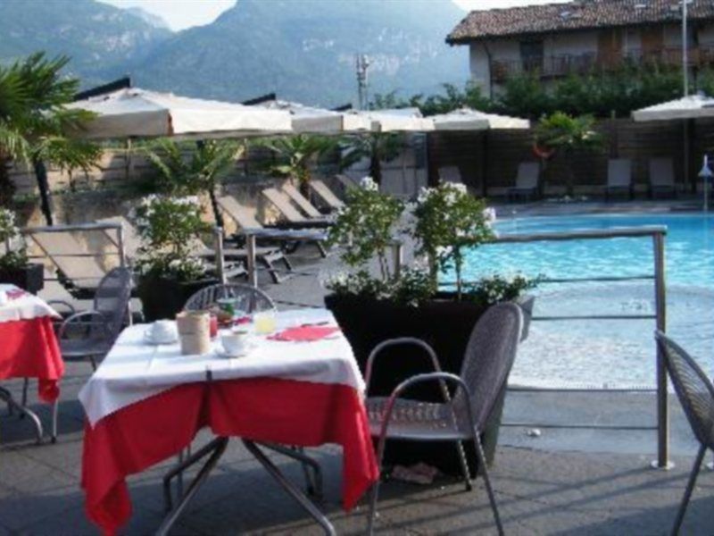 Hotel Rudy Riva del Garda Esterno foto